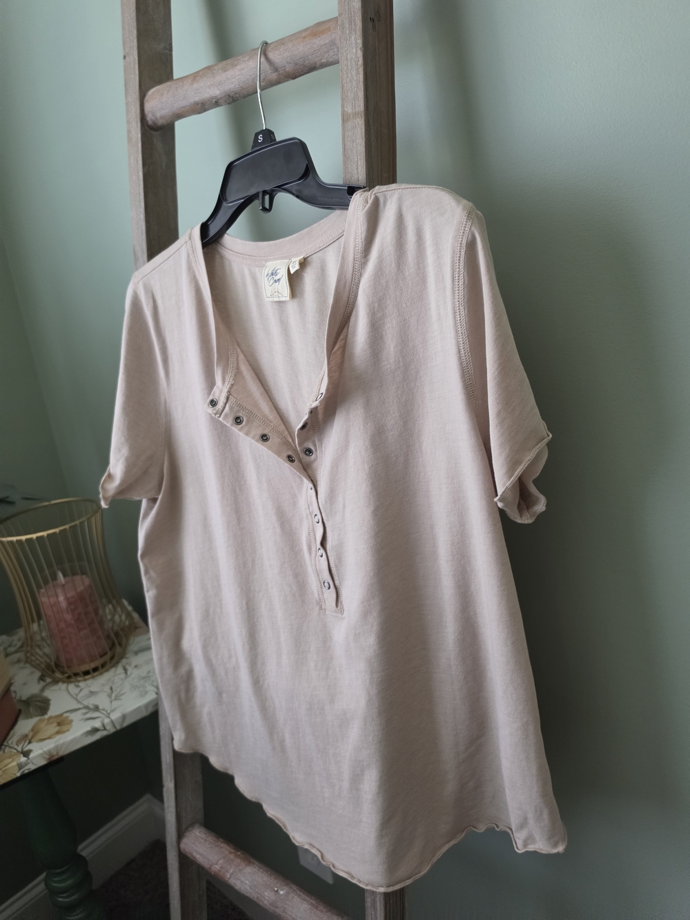 White Crow Short Sleeve Snap Henley in Light Beige
